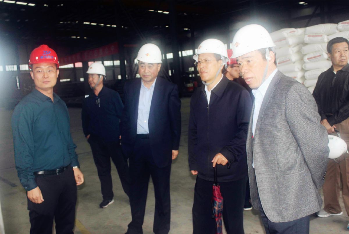 定西市政協(xié)主席陳尊鋒、市委常委、常務副市長陳曾勇 一行領導蒞臨我公司開展企業(yè)考察