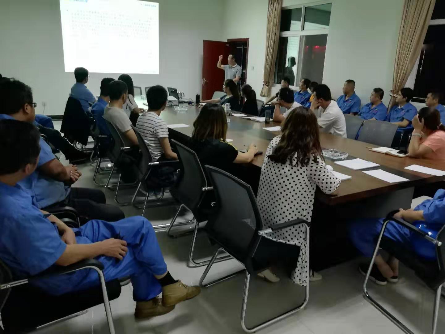 員工入職系列培訓(xùn)之二——《依靠陽(yáng)光心態(tài)實(shí)現(xiàn)個(gè)人崛起》 員工入職系列培訓(xùn)之二——《依靠陽(yáng)光心態(tài)實(shí)現(xiàn)個(gè)人崛起》