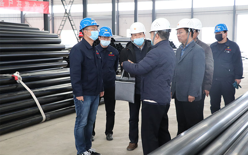 4月2日，省市場監(jiān)督管理局副主任蒞臨我公司開展調(diào)研幫扶