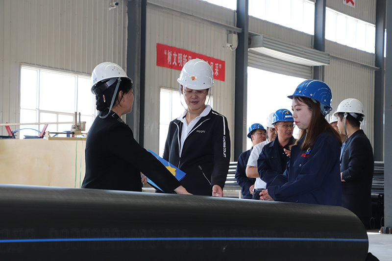 5月29日上午，定西市政協(xié)一級調(diào)研員胡世祥一行蒞臨我公司調(diào)研指導(dǎo)工作